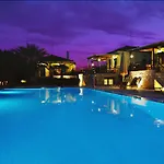 Dukes Poolside *