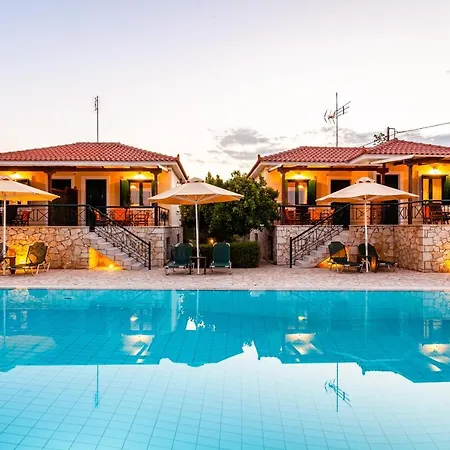 Dukes Poolside Parálion Ástros