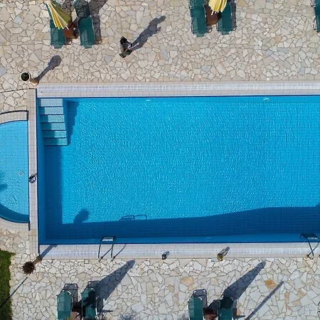 Dukes Poolside * Paralio Astros