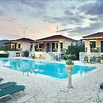 Dukes Poolside Apartmán Parálion Ástros