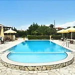 Dukes Poolside Apartmán