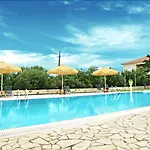 Apartman Dukes Poolside