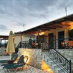 Dukes Poolside Apartmán *