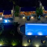 Dukes Poolside * Parálion Ástros