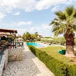 Dukes Poolside * Parálion Ástros