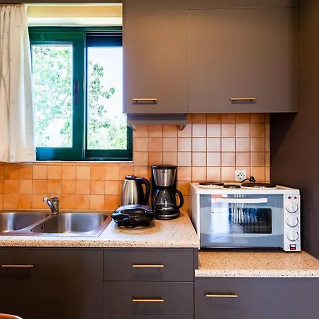 Apartman Dukes Poolside Parálion Ástros