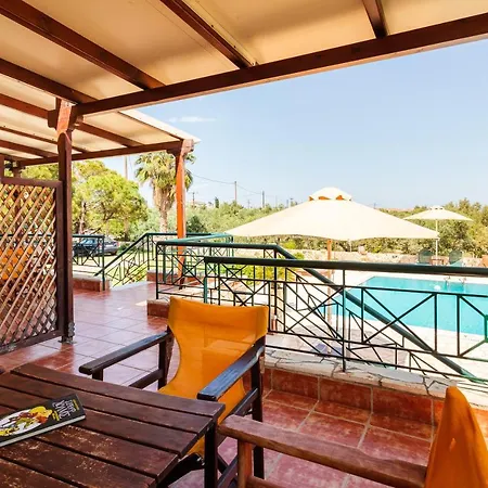 Dukes Poolside Apartment