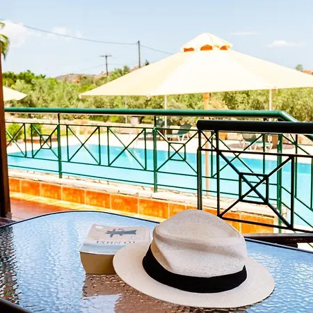 Dukes Poolside Apartman