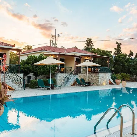 Dukes Poolside Apartment