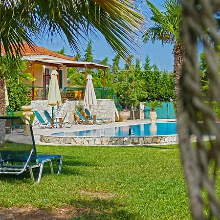 Апартаменты Dukes Poolside Паралион-Астрос