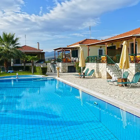 Dukes Poolside Parálion Ástros