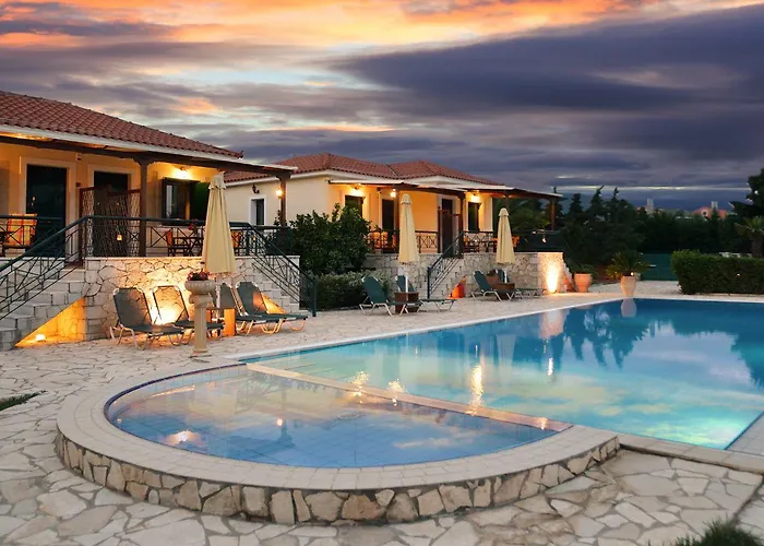 Dukes Poolside * Parálion Ástros