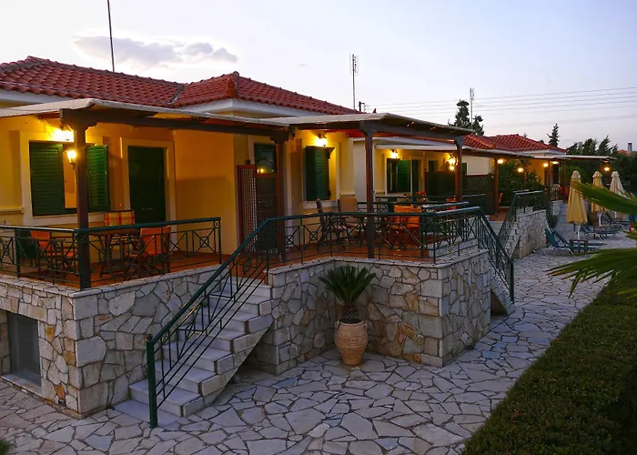 Dukes Poolside Paralio Astros