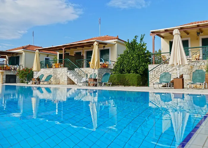 Dukes Poolside * Parálion Ástros