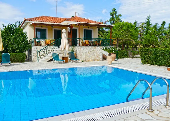 Apartment Dukes Poolside