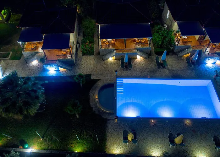 Dukes Poolside * Paralio Astros